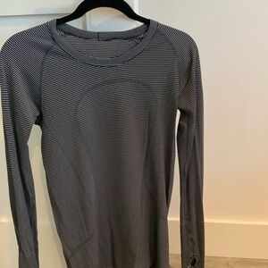 Lululemon long sleeve shirt
